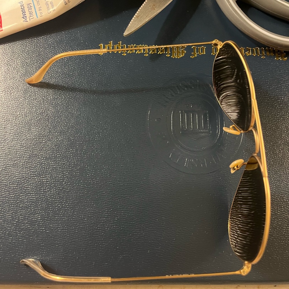 Ray Ban Aviators - Picture 4 of 5